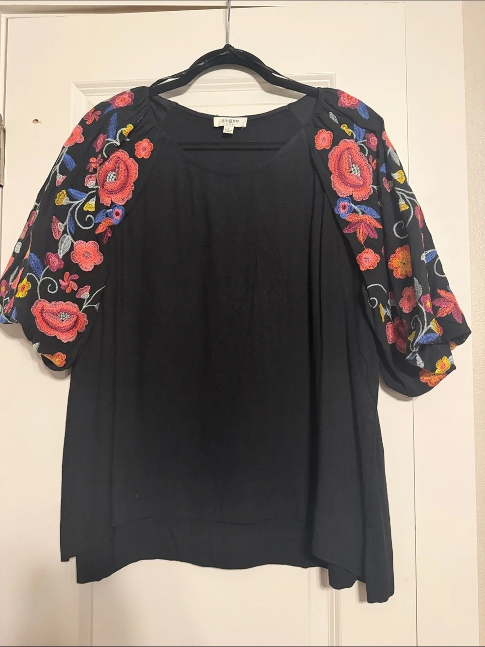 Umgee Black Embroidered Sleeve Top - Picture 4 of 8